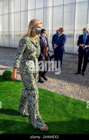 Abu Dhabi, le 03 novembre 2021, la reine Maxima des pays-Bas arrive à Pure Harvest à Abu Dhabi, le 03 novembre 2021, pour une visite de travail, au milieu du désert, Pure Harvest produit des tomates, des fraises et de la laitue de manière durable,Les technologies utilisées et l'expertise pour développer la serre ont été fournies par diverses parties néerlandaises photo: Albert Nieboer/Netherlands OUT/point de vue OUT Banque D'Images