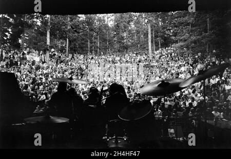 Une vue de Gamleby Folkpark à Vastervik, en Suède, lors d'un concert avec le groupe pop suédois Abba le 9 juillet 1975, lors de « Abba Folkpark Tour 1975 ».photo : Christer Kindahl / Kamerabild / TT News Agency / Code 3019 Banque D'Images