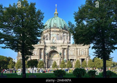 Cathédrale de Berlin, site classé au patrimoine mondial de l'UNESCO, Ile aux Musées, Unter den Linden, Berlin, Allemagne Banque D'Images