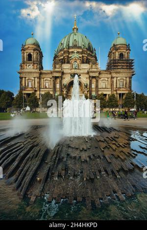 Cathédrale de Berlin, site classé au patrimoine mondial de l'UNESCO, Ile aux Musées, Unter den Linden, Berlin, Allemagne Banque D'Images