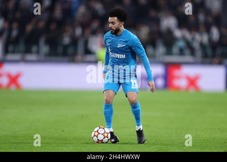 Claudinho Luiz Rodrigues du FC Zenit contrôle le ballon lors du match de l'UEFA Champions League Group H entre Juventus FC et Zenit Saint-Pétersbourg au stade Allianz le 02 novembre 2021 Turin, Italie . Banque D'Images