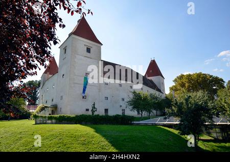 Autriche, château Orth en Basse-Autriche, ancien château amarré aujourd'hui utilisé comme musée et centre d'information du parc national Donau-Auen Banque D'Images