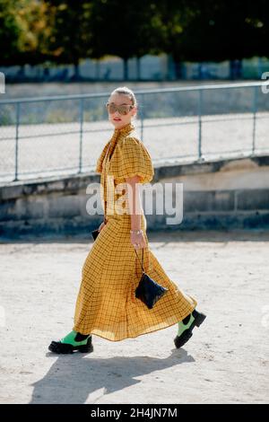 Street style, Maria WO arrivant au Dior Spring Summer 2022 show, qui s'est tenu au Tuileries Garden, Paris, France, le 28 septembre 2021.Photo de Marie-Paola Bertrand-Hillion/ABACAPRESS.COM Banque D'Images