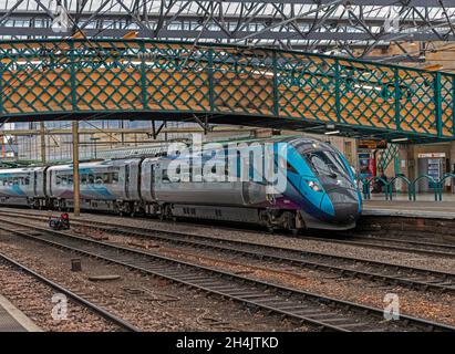 Train d'essai TRANS Pennine Express 802 210 à la gare de Carlisle Banque D'Images