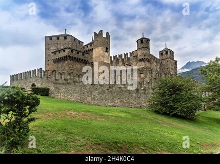 Château de Fenis, près d'Aoste en Italie - magnifique forteresse médiévale Banque D'Images