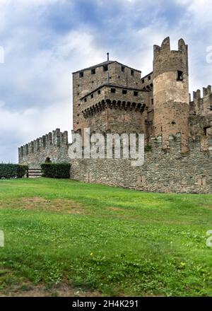 Château de Fenis, près d'Aoste en Italie - magnifique forteresse médiévale Banque D'Images