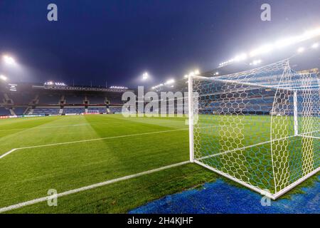 Genk, Belgique.03ème novembre 2021.Un point de vue général (GV) de l'arène Cegeka avant le match de l'UEFA Europa League Group H entre KRC Genk et West Ham United le 3 novembre 2021 à Genk, Belgique.(Photo de Daniel Chesterton/phcimages.com) Credit: PHC Images/Alamy Live News Banque D'Images