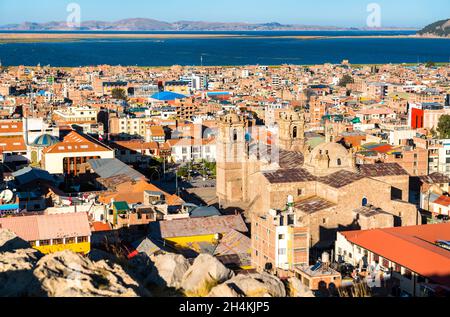 Vue sur la cathédrale de Puno au Pérou Banque D'Images