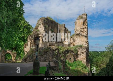 Château de Knaresborough, vue en été de la Tour du Roi, une caractéristique importante des ruines du château de Knaresborough, Yorkshire du Nord, Angleterre, Royaume-Uni Banque D'Images