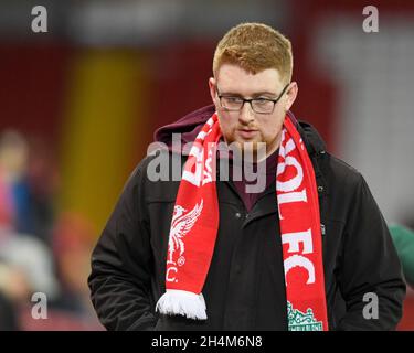 Liverpool, Royaume-Uni.03ème novembre 2021.Un fan de Liverpool cherche son siège à Liverpool, au Royaume-Uni, le 11/3/2021.(Photo de Simon Whitehead/News Images/Sipa USA) crédit: SIPA USA/Alay Live News Banque D'Images