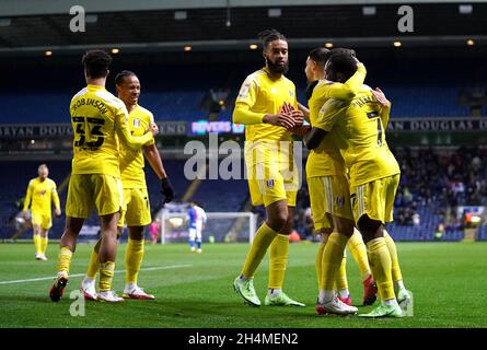 Neeskens Kebano (à droite) de Fulham célèbre le premier but de son équipe lors du match du championnat Sky Bet à Ewood Park, Blackburn.Date de la photo: Mercredi 3 novembre 2021. Banque D'Images