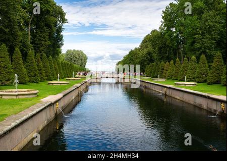 Peterhof Park à Saint-Pétersbourg en Russie. Banque D'Images