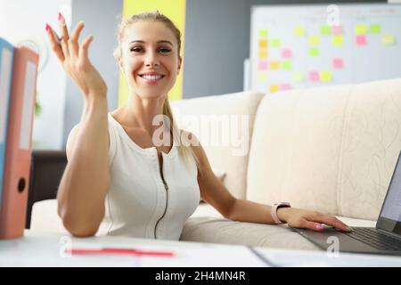 Un employé professionnel mignon à l'intérieur Banque D'Images