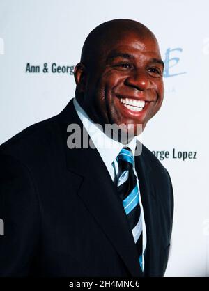 Earvin 'Magic' Johnson, ancien joueur de la NBA, assiste aux arrivées de tapis rouge pour le 29e gala annuel du Don de vie au Century Plaza Hotel le 18 mai 2008 à Los Angeles, Californie.Crédit: Jared Milgrim/l'accès photo Banque D'Images