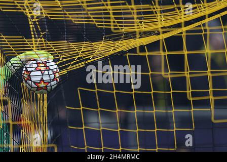 Dortmund, Allemagne.03ème Nov. 2021. Firo: 03.11.2021, Fuvuball, Ligue des champions de l'UEFA, CL,CHL, saison 2021/2022, stade de groupe, BVB, Borussia Dortmund - Ajax Amsterdam ball in the net Credit: dpa/Alay Live News Banque D'Images