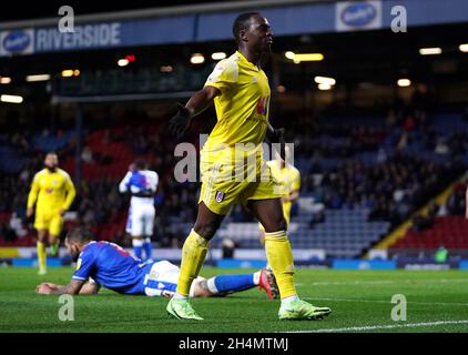 Neeskens Kebano de Fulham célèbre le cinquième but du match du championnat Sky Bet à Ewood Park, Blackburn.Date de la photo: Mercredi 3 novembre 2021. Banque D'Images