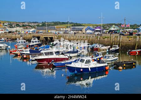 UK, Dorset, Jurassic Coast, West Bay Harbor Banque D'Images