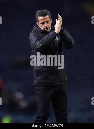 Marco Silva, directeur de Fulham, célèbre devant les fans de l'extérieur après le coup de sifflet final du match du championnat Sky Bet à Ewood Park, Blackburn.Date de la photo: Mercredi 3 novembre 2021. Banque D'Images