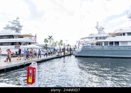 Fort Lauderdale, États-Unis.31 octobre 2021.62e salon nautique international annuel de fort Lauderdale (FLIBS), qui fera des vagues du 27 au 31 octobre au Bahia Mar Yachting Centre (801 Seabreeze Blvd., fort Lauderdale, FL 33316).Propriété de la Marine Industries Association of South Florida (MIASF) et produit par Informa Markets, FLIBS offre la plus grande présence en eau de bateaux et d'expositions marines.(Photo par Yaroslav Sabitov/YES Market Media/Sipa USA) crédit: SIPA USA/Alay Live News Banque D'Images