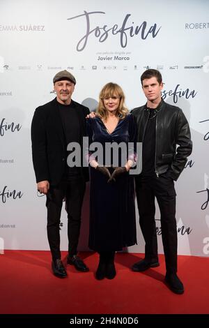 Madrid.Espagne.20211103, Roberto Alamo, Emma Suarez, Miguel Angel Bernardeau participe à la première de «Josefina» au cinéma Palacio de la Prensa le 3 novembre 2021 à Madrid, Espagne crédit: MPG/Alay Live News Banque D'Images