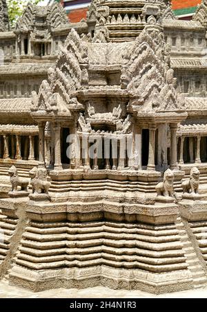 Détail d'une petite section d'un modèle d'Angkor Wat dans le Grand Palais, Bangkok, Thaïlande Banque D'Images