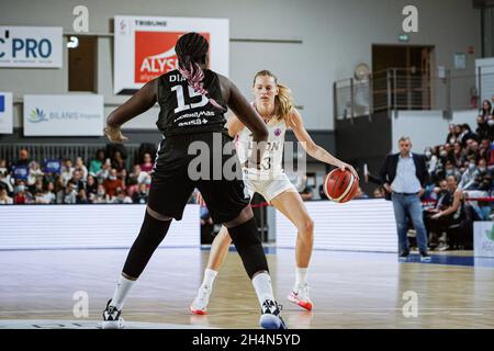 Lyon, France.03ème novembre 2021.Lyon, France, 3 novembre 2021 Marine Johannes (23 ASVEL) pendant le match de l'Eurocup de Womens entre LDLC ASVEL Feminin et Movistar Estudiantes à Mado Bonnet Arena à Lyon, France.Lyubomir Domozetski/SPP crédit: SPP Sport Press photo./Alamy Live News Banque D'Images