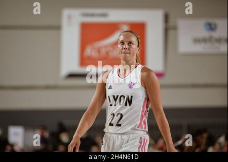 Lyon, France.03ème novembre 2021.Lyon, France, 3 novembre 2021 Julie Allemand (22 ASVEL) pendant le match de l'Eurocup de Womens entre LDLC ASVEL Feminin et Movistar Estudiantes à Mado Bonnet Arena à Lyon, France.Lyubomir Domozetski/SPP crédit: SPP Sport Press photo./Alamy Live News Banque D'Images