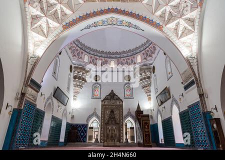 Bursa, Turquie – 10 novembre 2020.Vue intérieure de la mosquée Muradiye, qui fait partie du complexe Muradiye, à Bursa.La mosquée date de 1426.La mosquée Banque D'Images