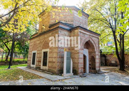 Bursa, Turquie – 10 novembre 2020.Tombeau de Gulshah Hatun au complexe de Muradiye à Bursa.Gulshah Hatun était un consort du sultan Mehmed le Conquérant Banque D'Images