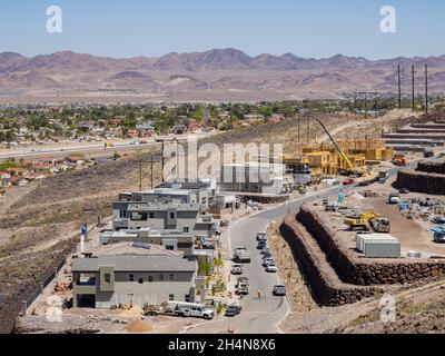Vue en grand angle d'un chantier de construction de nouvelles maisons au Nevada Banque D'Images