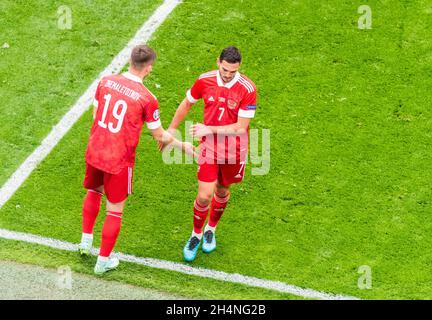 Saint-Pétersbourg, Russie – 16 juin 2021.Russie équipe nationale de football milieu de terrain Rifat Zhemaletdinov substituant Magomed Ozdoyev pendant EURO 2020 M. Banque D'Images