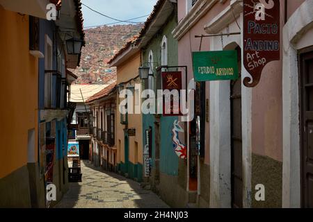 Les étroites ruelles pavées de la rue Calle Jaen, La Paz, Bolivie, Amérique du Sud Banque D'Images