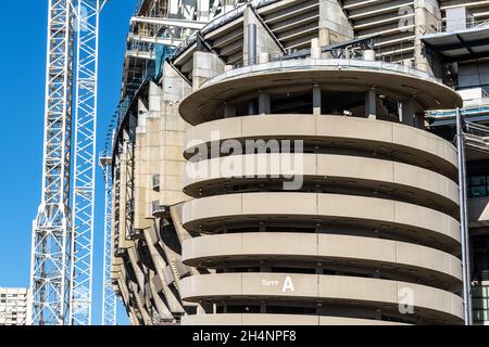 Madrid, Espagne - 12 septembre 2021 : rénovation du stade Santiago Bernabeu Real Madrid.Travaux de construction Banque D'Images