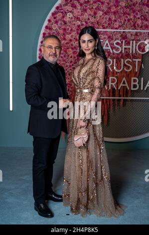 Elie Saab, couturier libanais, et Diala Makki arrivent à la cérémonie de remise des prix Fashion Trust Arabia au Musée national du Qatar à Doha, au Qatar, le 3 novembre 2021.Photo de Balkis Press/ABACAPRESS.COM Banque D'Images