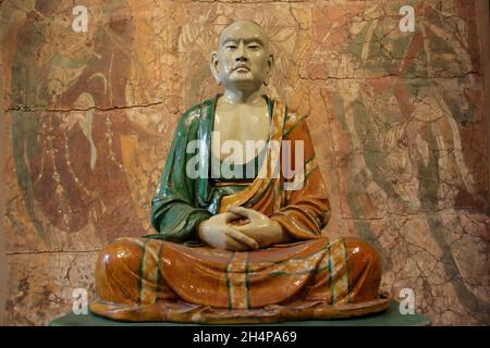Les dix-huit Arhats (ou Luohan) du bouddhisme chinois sont conçus comme les disciples originaux du Bouddha Gautama qui ont suivi le Noble Eightfold Pa