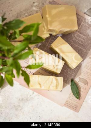 Savon de Laurier naturel bio fait main.Savons Alep.Savon biologique spa.Mise au point sélective Banque D'Images