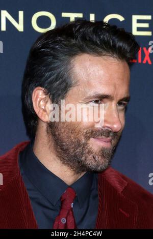 LOS ANGELES - 3 NOVEMBRE : Ryan Reynolds à la première mondiale de Red Notice à LA Live le 3 novembre 2021 à Los Angeles, CA Banque D'Images