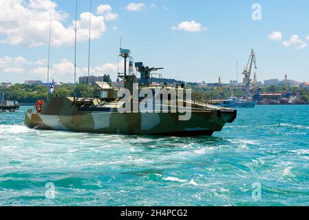 La flotte russe de la Baltique reçoit un nouveau bateau de patrouille.Crimée Banque D'Images