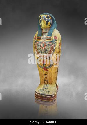 Sarcophage miniature d'Osiris, 0-199 AD, Egypte romaine, bois peint, Musée du Louvre inv E12182.Le sarcophage a un col Ousekh à tête falcon, un carénage Banque D'Images