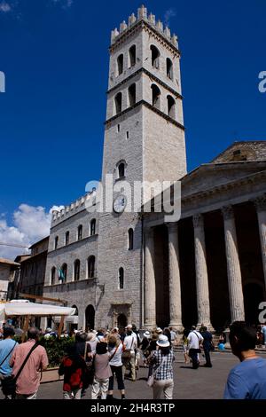 Tempio di Minerva, Vieille ville, Piazza del Comune Square , Assise, Ombrie, Italie, Europe Banque D'Images