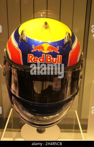 Red Bull Racing casque Silverstone expérience Northamptonshire Royaume-Uni masque signe chapeau visière animal pilote pilotes race protection couleur vitesse Banque D'Images