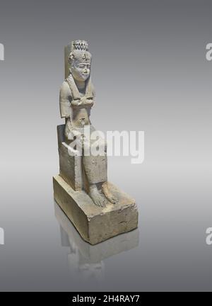 Statue égyptienne sculpture de la déesse Raet de Raet-Tawy 332-30 av. J.-C., Ptolemaic, de Medamoud, Musée du Louvre E12923.Raet de Raet-Tawy était l'épouse de Th Banque D'Images
