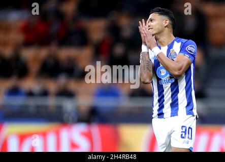 Francisco Evanilson du FC Porto gestes lors du match du groupe B de la Ligue des champions de l'UEFA entre l'AC Milan et le FC Porto . Banque D'Images