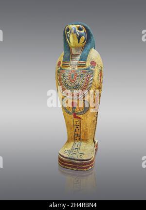 Sarcophage miniature d'Osiris, 0-199 AD, Egypte romaine, bois peint, Musée du Louvre inv E12182.Le sarcophage a un col Ousekh à tête falcon, un carénage Banque D'Images