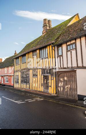 Scènes de rue des bâtiments médiévaux à pans de bois dans et autour du village de Levenham dans le comté anglais de Suffolk Banque D'Images