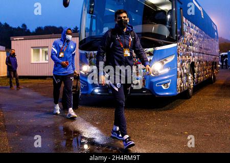 Genk, Belgique.04e novembre 2021.Les joueurs de Genk arrivent avant le match de l'UEFA Europa League Group H entre KRC Genk et West Ham United à Cegeka Arena le 4 novembre 2021 à Genk, en Belgique.(Photo de Daniel Chesterton/phcimages.com) Credit: PHC Images/Alamy Live News Banque D'Images