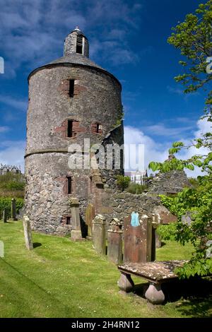 Église St. Andrews Kirk, ruines de la tour construite en 1622, Portpatrick, Dumfries & Galloway, Écosse Banque D'Images