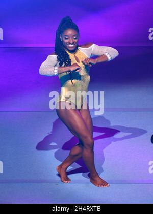 La tournée de l’or sur l’Amérique avec Simone Biles est une célébration des athlètes féminins puissants qui, ensemble, sont une force unie qui représente fièrement le sport de la gymnastique féminine et qui inspire la prochaine génération d’athlètes.Biles et une équipe de gymnastes de renommée mondiale, parmi lesquels Laurie Hernandez, Katelyn Ohashi, Peng Peng Lee, Danusia Francis et Morgan Hurd, ont célébré la gymnastique de classe mondiale dans la lueur de la plus importante compétition internationale du monde, d'une manière que vous n'avez jamais vue auparavant. Banque D'Images