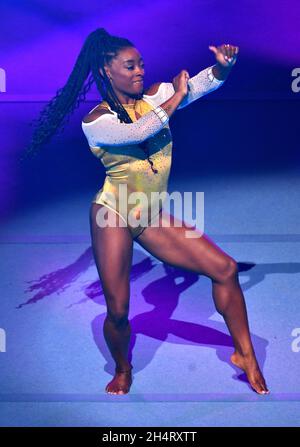 La tournée de l’or sur l’Amérique avec Simone Biles est une célébration des athlètes féminins puissants qui, ensemble, sont une force unie qui représente fièrement le sport de la gymnastique féminine et qui inspire la prochaine génération d’athlètes.Biles et une équipe de gymnastes de renommée mondiale, parmi lesquels Laurie Hernandez, Katelyn Ohashi, Peng Peng Lee, Danusia Francis et Morgan Hurd, ont célébré la gymnastique de classe mondiale dans la lueur de la plus importante compétition internationale du monde, d'une manière que vous n'avez jamais vue auparavant. Banque D'Images