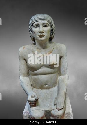 Statue égyptienne sculpture du boucher en chef Pehernefer, 2620-2500, 4e Dybasty, calcaire, nécropole de Saqqara .Musée du Louvre inv A107.Homme (loincl Banque D'Images